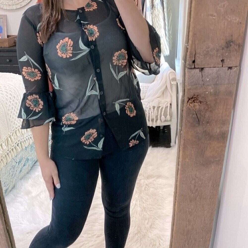Cabi size xsmall black floral top - Picture 3 of 6
